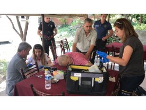 Kahvede otururken sırtına maganda kurşunu isabet eden yaşlı adam öldü