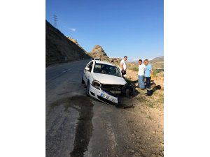 Suşehri'nde trafik kazası: 2 yaralı