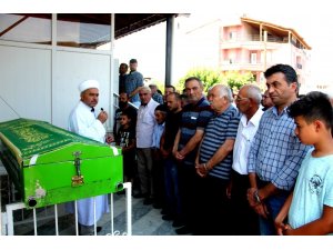 Otomobilin çarptığı küçük çocuk hayatını kaybetti