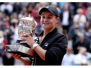 Fransa Açık’ta kadınlarda şampiyon Ashleigh Barty