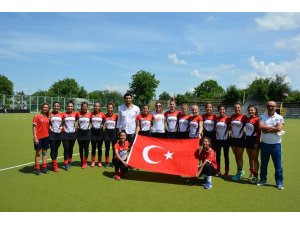 Hokeyin Sultanları umutları son iki maça bıraktı