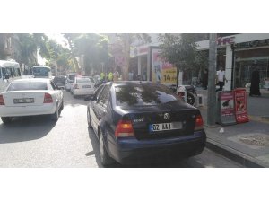 Trafik polisleri uyarı levhasına aldırış etmeyenleri affetmedi