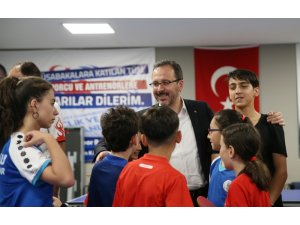 Bakan Kasapoğlu, Konya'da amatör sporcularla buluştu