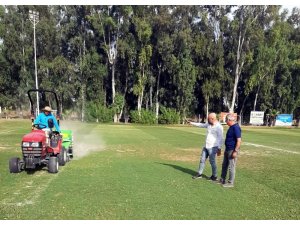 Karacailyas futbol sahası yenilendi