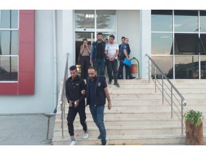 Motosiklet hırsızları suçüstü yakalandı
