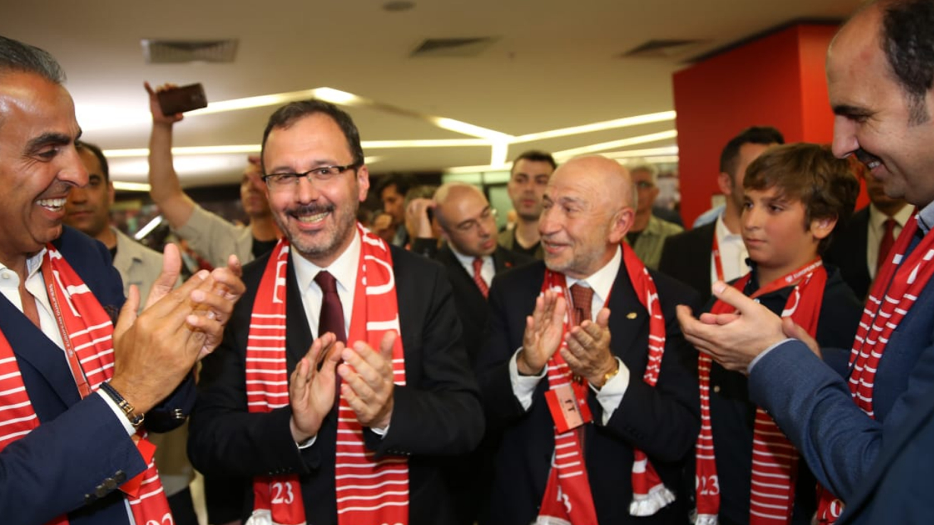Bakan Kasapoğlu, İzlanda'ya gdiyor