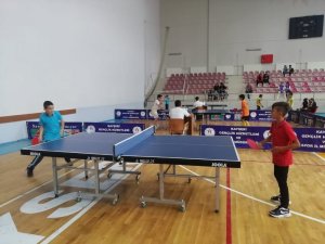‘Okullu Tenisçiler Masa Tenisi Turnuvası’ Başladı
