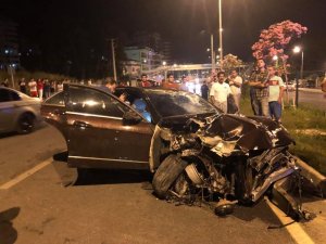 Alanya’da kazada ölümden dönen sürücü, otomobili bırakıp kaçtı