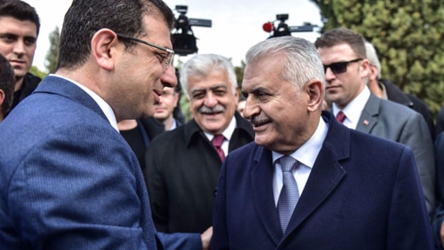 İşte tarihi yayının moderatörü