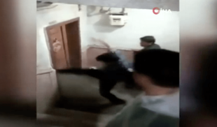 Bu tekme iki kişinin canını kurtardı!