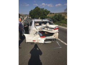 Polis aracı özel otoya arkadan çarptı