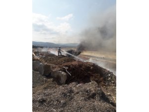 Çöp yangınlarına ‘dur’ denmesi isteniyor.