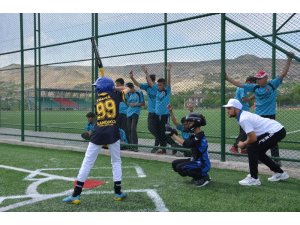 Beyzbol’da şampiyon Şırnak oldu