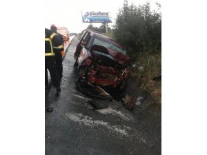 Hasta taşıyan ticari taksi kaza yaptı: 2 ölü, 5 yaralı