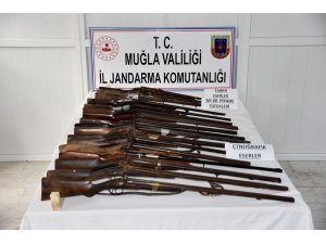 Tarihi piyade tüfekleri yakalandı