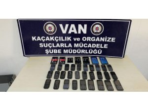 Van’da 36 kaçak cep telefonu ele geçirildi