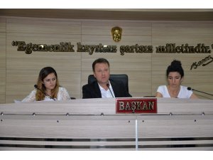 Başkan meclis üyesini dışarıya çıkarttırdı