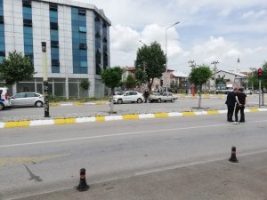 Adliye karşısında şüpheli valiz paniği