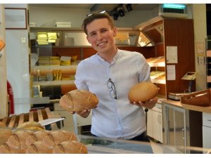 Ekmekte zehre genç “Tırpan”