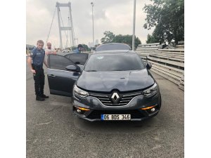 Trafikte makas atarak ilerleyen şahsı polis lastiklerine ateş açarak durdurdu