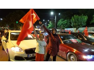 Otobüs kazasında ilçe müftüsünün kızlarından biri öldü biri de yaralandı