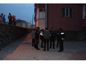 4. kattan düşen küçük çocuk hayatını kaybetti