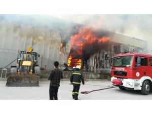 Arşiv firmasının deposu tekrar alev aldı