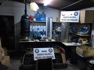 Ankara polisinden sahte alkol üretim tesisine baskın