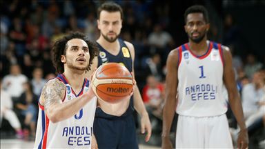 Anadolu Efes, final serisinde durumu eşitledi