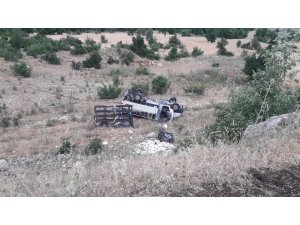 Minibüs şarampole uçtu: 2 yaralı