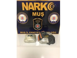 Uyuşturucu ticareti yapan 20 kişi gözaltına alındı