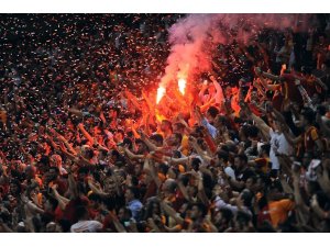Galatasaray taraftarlarından kombine yenilemeye yoğun ilgi