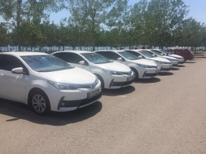 İzmit Belediyesi müdürlerinin makam araçları iade edildi