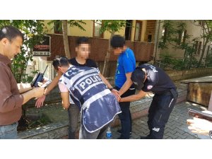 Polis ekiplerinden okul çevrelerine sıkı denetim