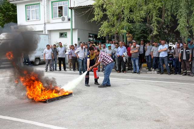 Meram Belediyesi personeline yangın eğitimi