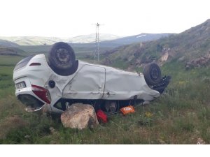 Tekman’da otomobil takla attı: 2 ölü, 5 yaralı
