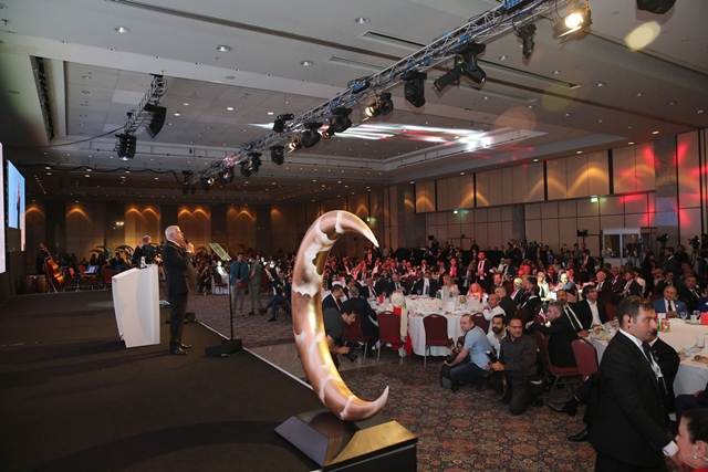 Türk Kızılay'ından Selçuklu Belediyesi'ne altın madalya