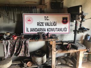 Rize'de ruhsatsız silah atölyelerine operasyon: 2 gözaltı