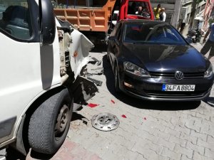 SÜRÜCÜ ADAYI VİTESİ KARIŞTIRINCA ORTALIK SAVAŞ ALANINA DÖNDÜ