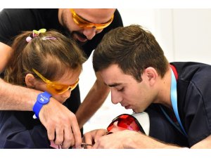 Minikler babalarına hediyelerini elleriyle hazırlayacak