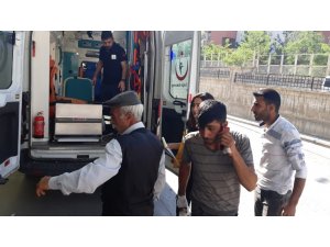 Virajı alamayan patpat devrildi: 3 yaralı