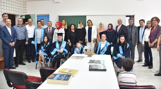 Evde Eğitim Öğrencileri mezun oldu