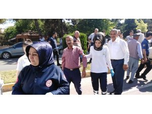 Önüne otomobili sürükledi: 1 Yaralı