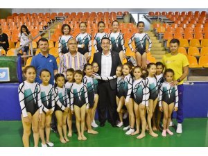 Akhisar’da ilk kez Cimnastik Şenliği düzenlendi