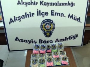 Toprağa gömülü bin 500 adet uyuşturucu hap ele geçirildi