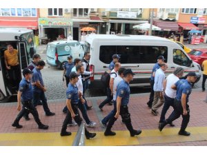 FETÖ operasyonunda gözaltına alınan 7 kişi adliyeye sevk edildi