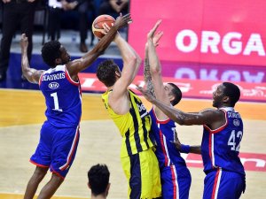 Basketbolda sezonun en büyüğü belli oluyor