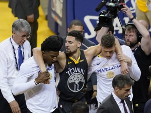 Warriors’ta Klay Thompson’ın sol diz çapraz bağları koptu