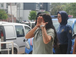 Alanya’da cep telefonu çaldığı iddia edilen 3 İsveçli kadın gözaltına alındı