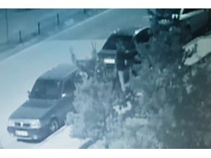 Oto hırsızı sevgililer güvenlik kamerasında